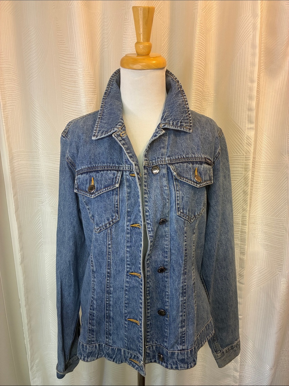 VTG Wrangler Blue Denim Jean Jacket - Women's Classic Trucker